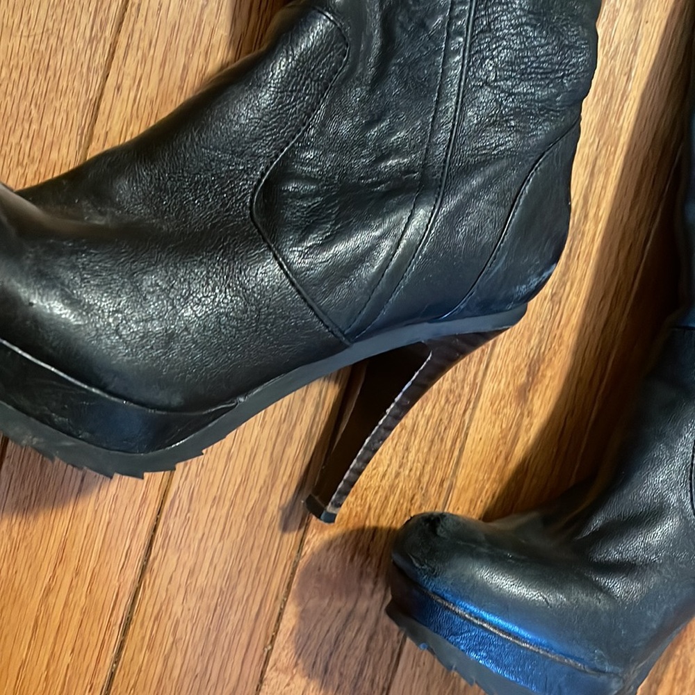 Boots by Bacio - Picture 2 of 3